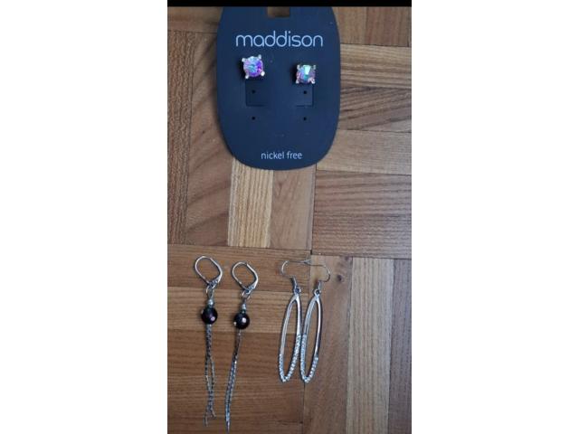 Photo Lot de 5 boucles d'oreilles fantaisie  Comment neuves/Occasion  CompreCollier en améthyste Occasion  image 3/4