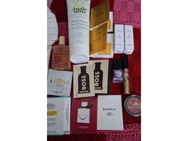 Photo Lot de produits de beauté/échantillons neufs+1trousse beauté neuve 1x trousse Clarins neuve image 3/3