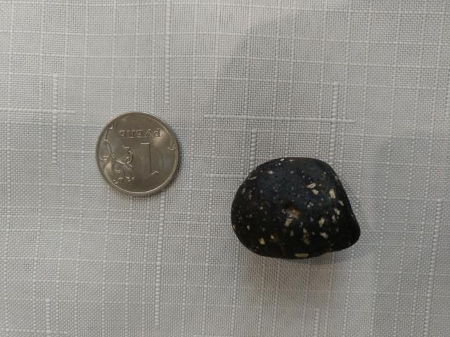 Photo Lunar Meteorite image 3/4