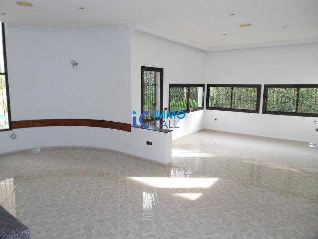Photo Luxueuse villa de 450 m² en location située à l'Agdal image 3/4
