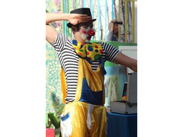 Photo Magicien pour anniversaire alger Magicien spectacle animation maquillage clown  enfants alger image 3/6