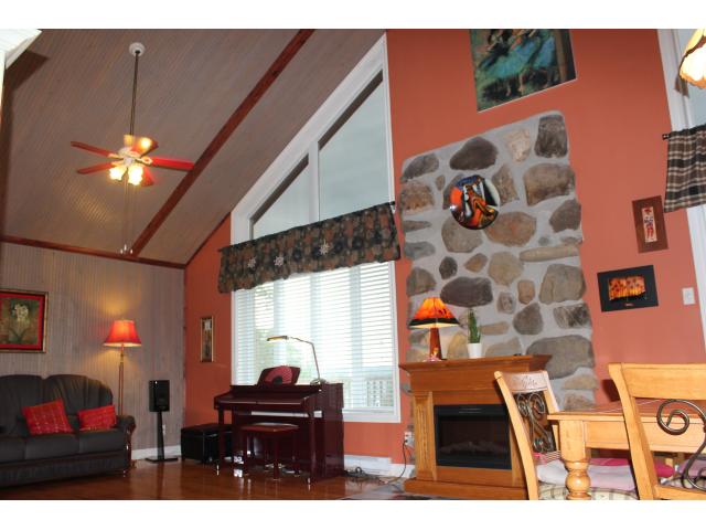 Photo Magnifique résidence avec garage à Magog image 3/6