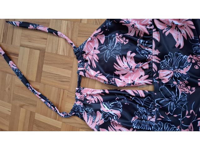 Photo Maillot de bain entier motif fleurs image 3/6