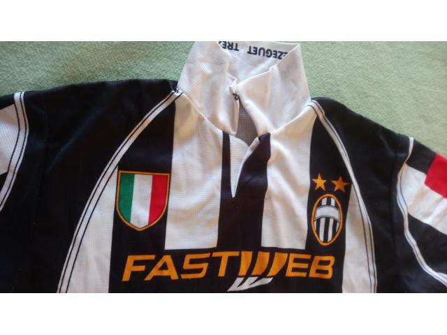 Photo Maillot Trezeguet image 3/4