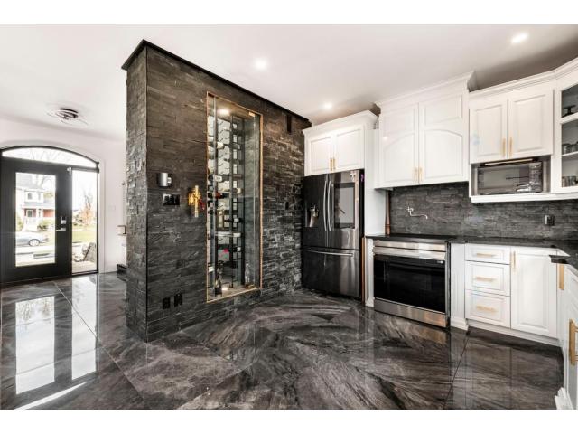 Photo Maison de prestige baignée de lumière à Saint-Michel (Quebec) image 3/6