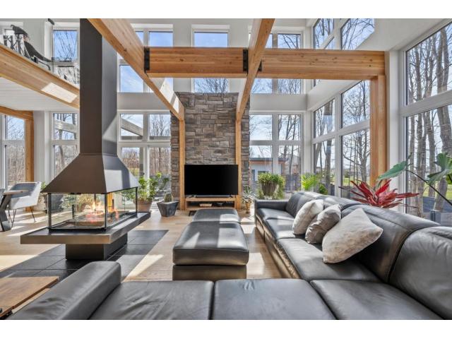 Photo Maison exceptionnelle et unique Sainte-Cécile-de-Milton (Quebec) image 3/6