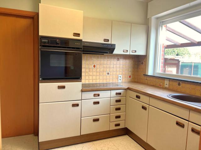 Photo Maison spacieuse avec 3 chambres, jardin et garage. image 3/6