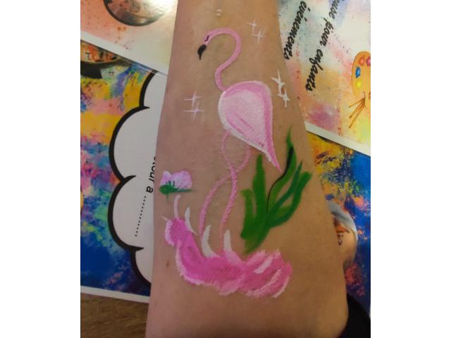 Photo maquilleuse enfants image 3/4