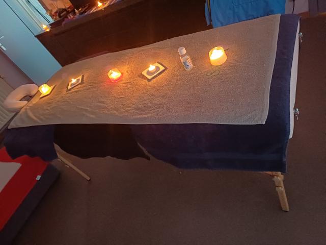 Photo Masseur naturiste massage coquin pour femme homme couple image 3/4