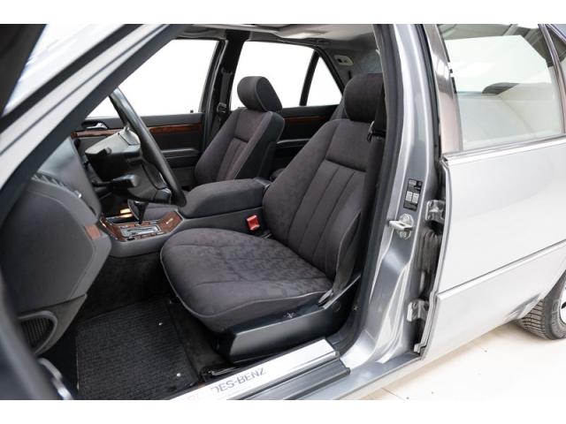 Photo Mercedes-Benz 300 SE '92 CH66350 image 3/6