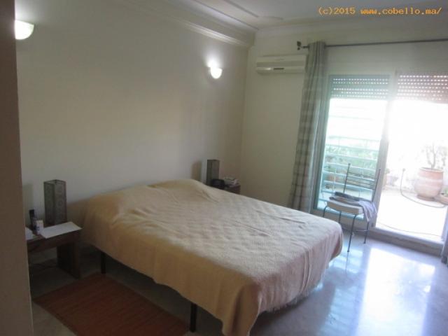 Photo Moderne appartement meublé avec terrasse à agdal image 3/6