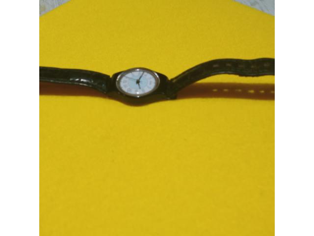 Photo montre wacht suiss femme image 3/6