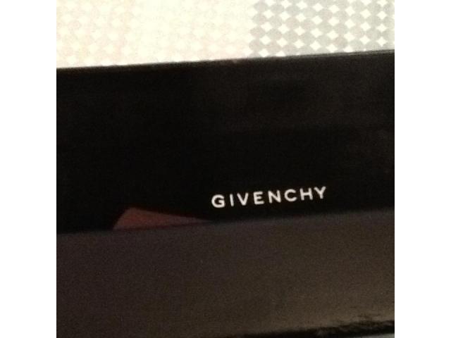 Photo Monture lunette femme persée givenchy image 3/4