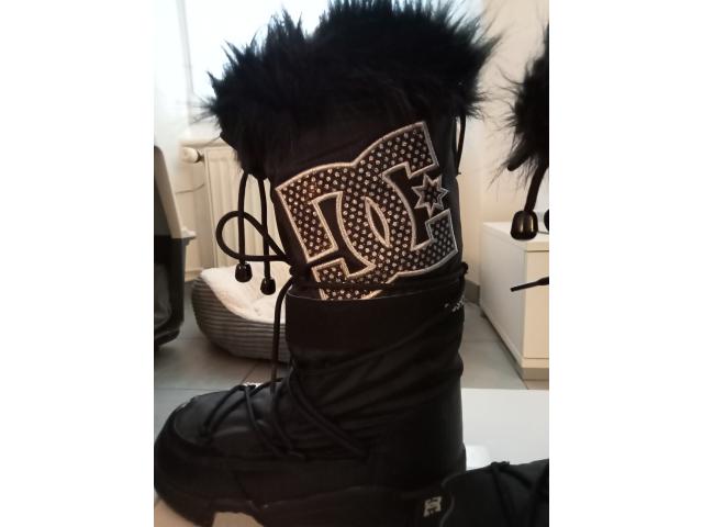Photo Moon Boots DC noires, modèle "Chalet" image 3/6
