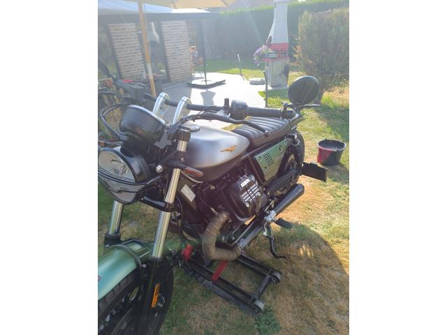 Photo Moto Guzzi V9 Bober Centenario image 3/6