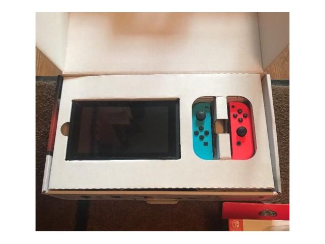Photo Nintendo switch neuve avec 3 jeux envoi possible image 3/3