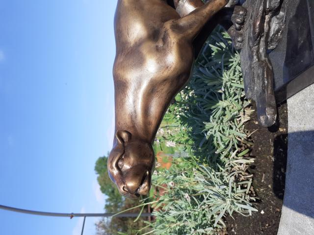 Photo PANTHERE EN BRONZE A LA COURSE SUR SOCLE EN MARBRE image 3/6