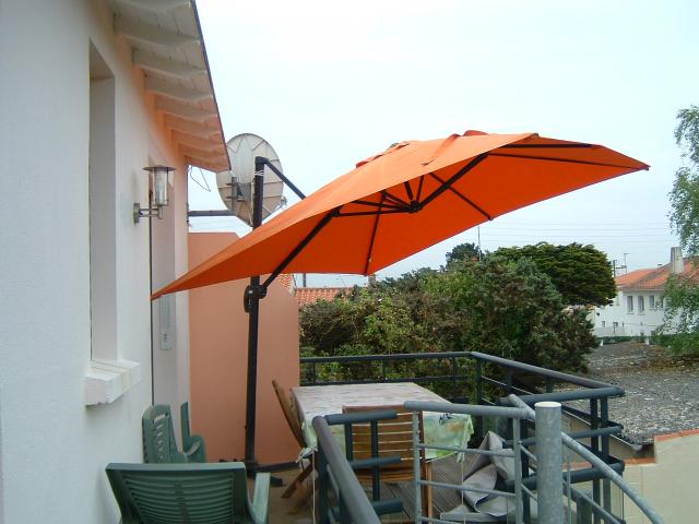 Photo parasol d'occasion image 3/4