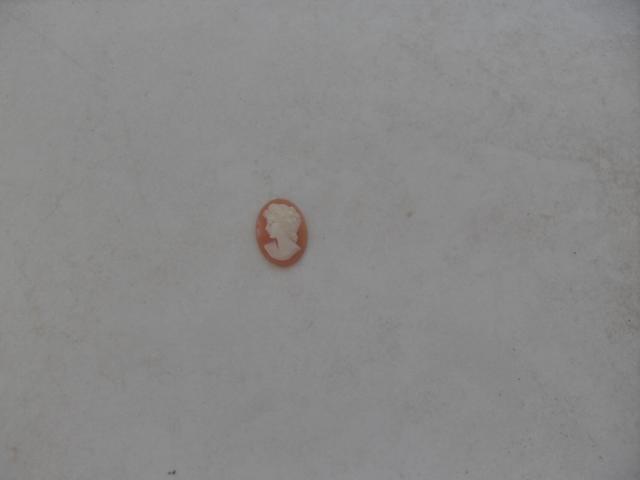 Photo petit camée (tête de femme) image 3/3