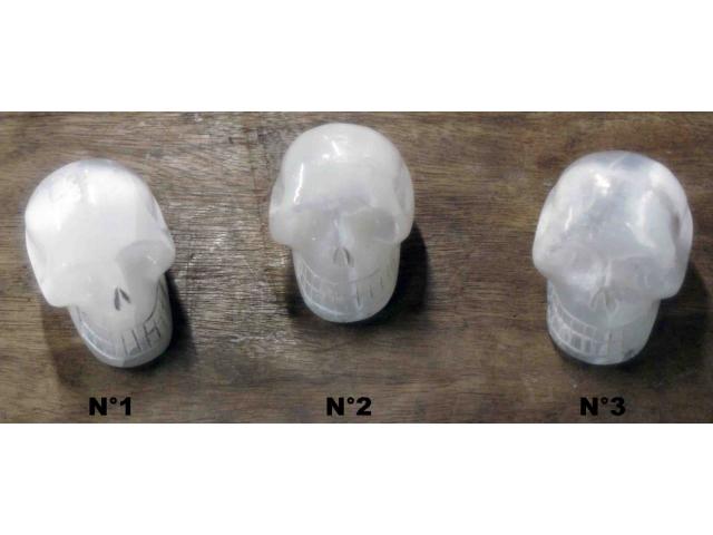 Photo petit crâne en sélénite - H: 5 cm image 3/3