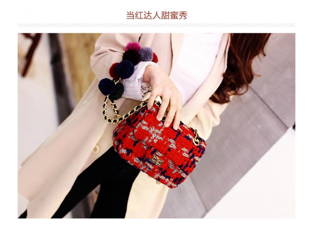 Photo petit sac à main femme avec la chaîne en metal et du Multi-couleur ballon du tricot  sac porté bando image 3/4