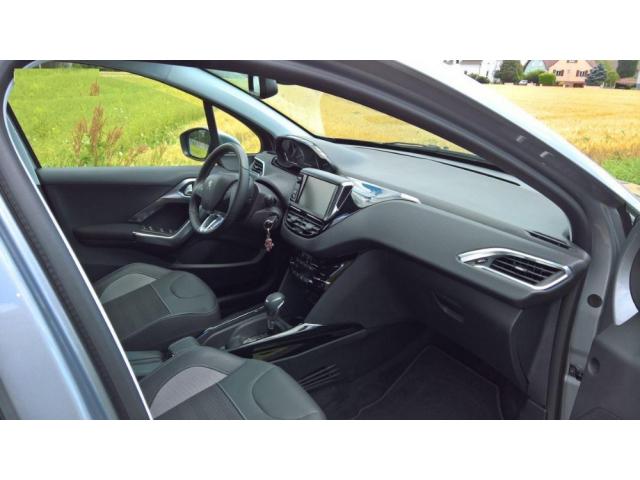Photo Peugeot 2008 allure 1.2l pure tech 110 s&s eat6 image 3/3