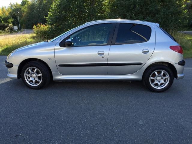 Photo Peugeot 206 1.4LLL HDI 70 CH image 3/3