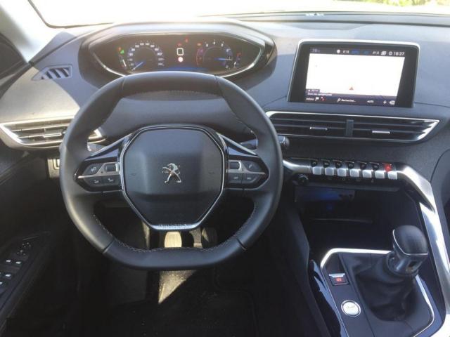 Photo Peugeot 3008 - II 1.2 PURETECH 130 ALLURE image 3/3