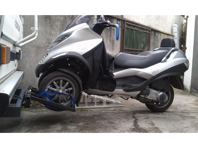 Photo PIAGGIO SCOOTER MP3 REMORQUE "BIKE CARRIER NEW IN EUROPE" image 3/5