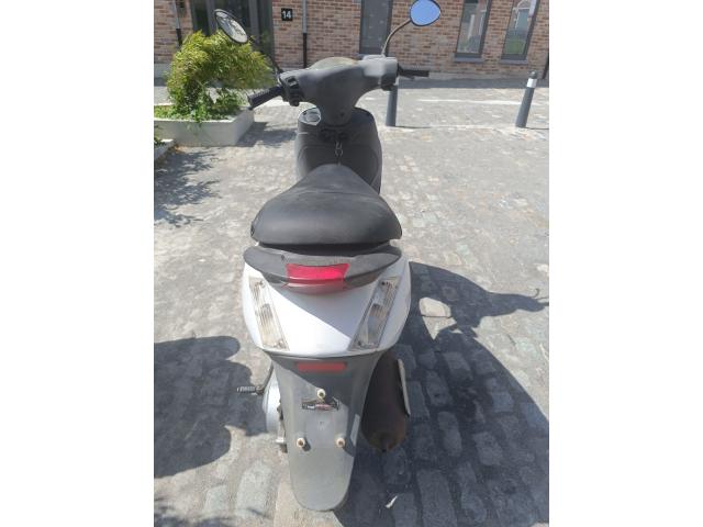 Photo Piaggio zip C25 2 temps classe B image 3/3