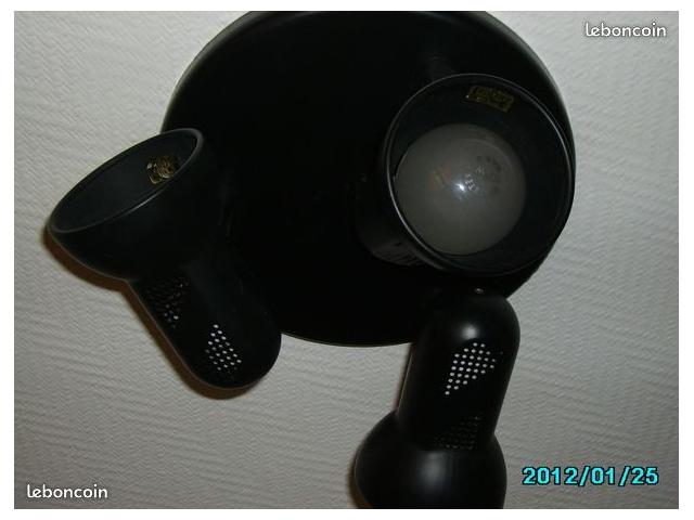 Photo Plafonnier beige ou noir 3 spots orientables 360° image 3/3