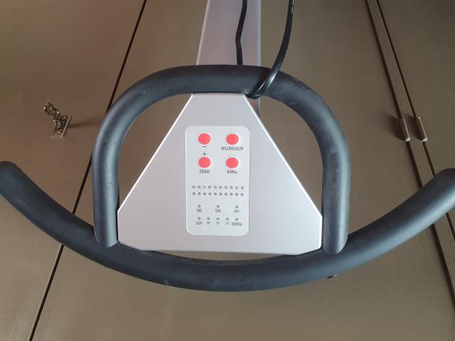 Photo plateforme vibrante de musculation bon état image 3/3