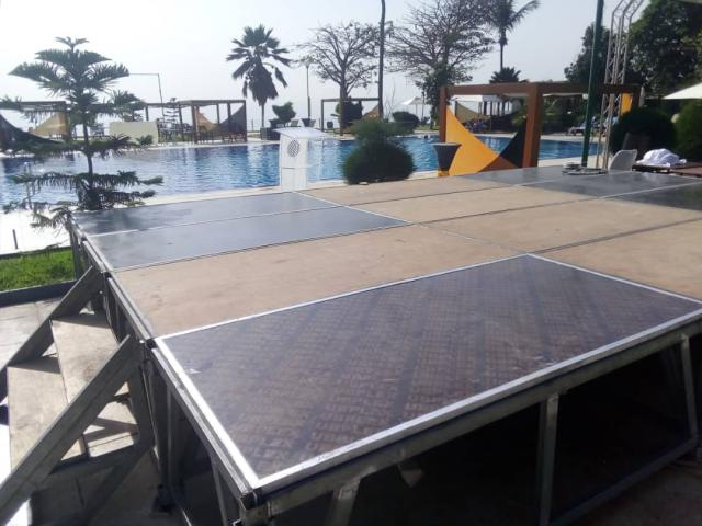 Photo PODIUM A LOUER  POUR VOS EVENEMENTS AU SENEGAL image 3/5