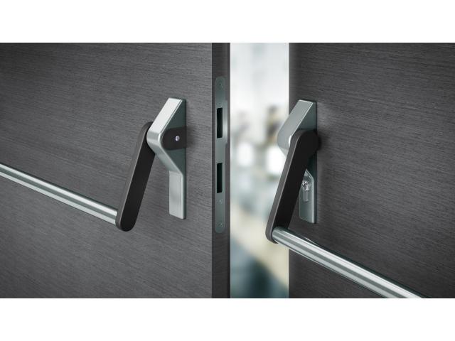 Photo Porte coupe-feu CPF et barre anti-panique Saidia image 3/4
