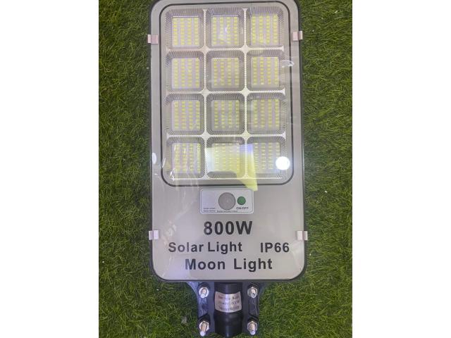 Photo PROMO LAMPADAIRES ET PROJECTEURS SOLAIRE image 3/4