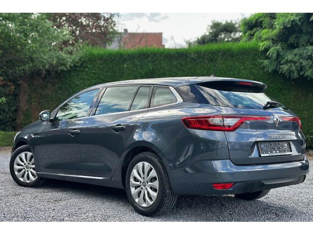 Photo Renault Megane Break 1.3 TCE - 08 2019 image 3/6