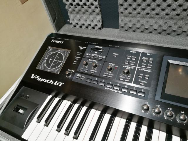 Photo Roland V-Synth GT synthétiseur image 3/4