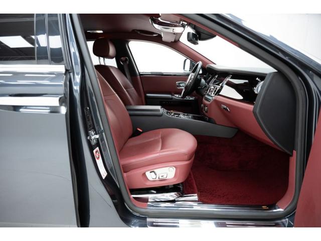 Photo Rolls-Royce Ghost '2010 CH4971 image 3/6
