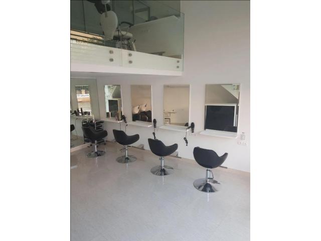 Photo Salon de coiffure tt neuf en location gérance image 3/6