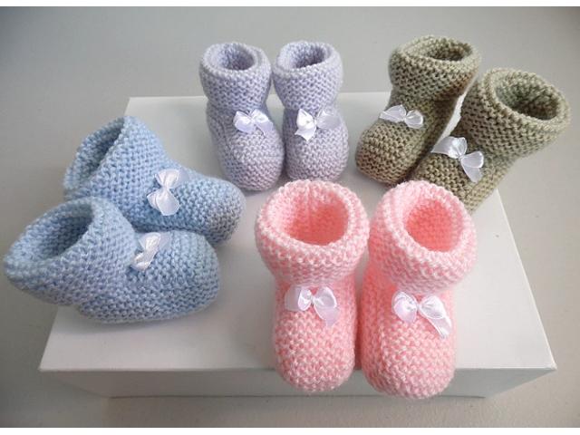 Photo Semainier de chaussons tricot laine bébé fait main image 3/6