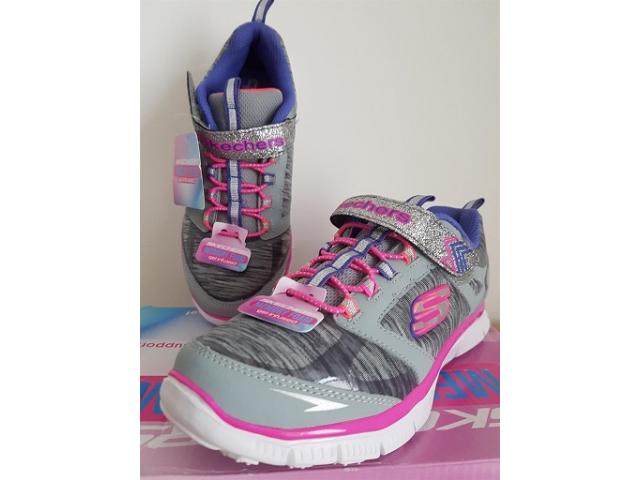 Photo SKECHERS-NEUF-Chaussures sport-Pointure 35 image 3/4