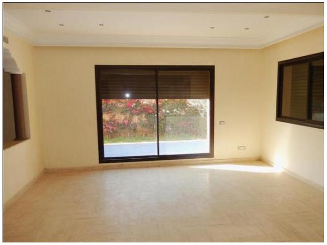 Photo Somptueuse villa avec piscine privée à Targa image 3/6