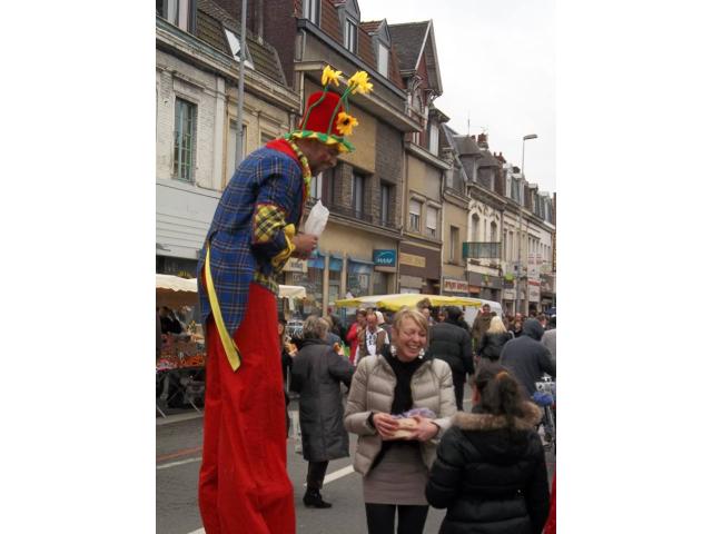 Photo Spectacle de clown, animations de rue, du mime, de la statue vivante, échassier, faux serveur pour é image 3/6