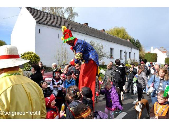 Photo Spectacle de clown, fêtes carnavalesques, mime, statue vivante, échassier, faux serveur, suiveur fou image 3/6