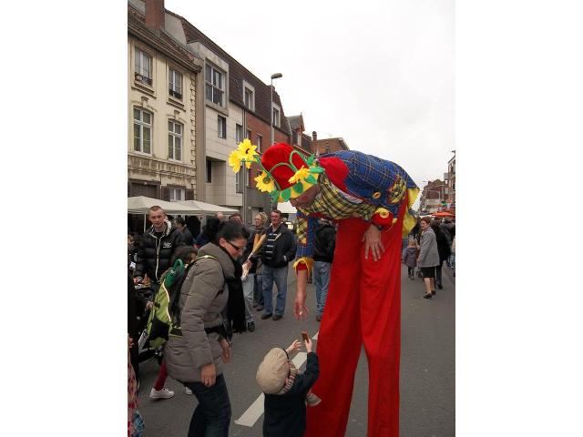 Photo Spectacles de clown, animations de rue, mime, faux serveur, statue vivante, humoriste pour égayer vo image 3/6