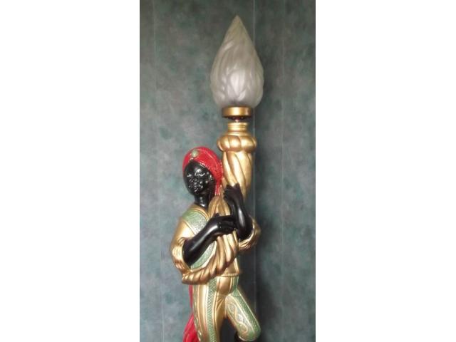 Photo STATUE NUBIEN PORTE TORCHERE LAMPADAIRE sur SOCLE, style vénitien. image 3/4