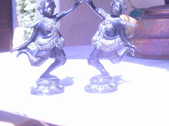 Photo Statuettes de danseuses Thaï du 19e siècle en bronze Patine Noire image 3/6