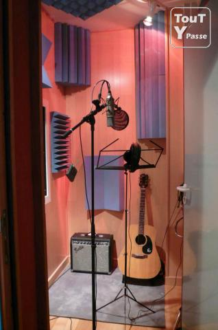 Photo STUDIO D'ENREGISTREMENT PARIS KARAOKE MUSIQUE MIXAGE MASTERING image 3/6