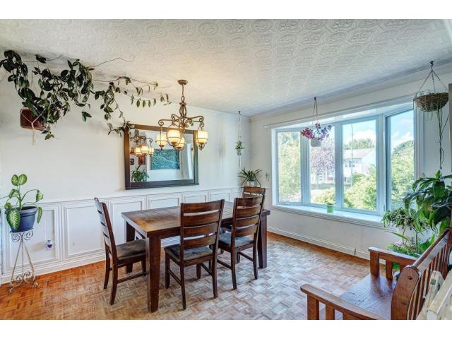 Photo Superbe maison 6 ch. proche de l'Hôpital St-Eustache (Quebec) image 3/6