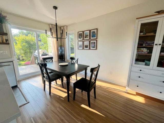 Photo Superbe maison de 3 chambres à l'étage - Bedford (Quebec) image 3/6